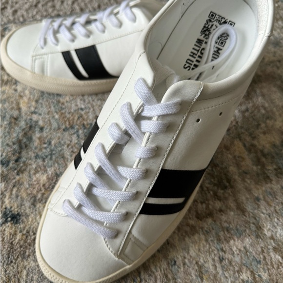 Golden Goose Model 1 - Low Top Sneaker - Picture 5 of 7